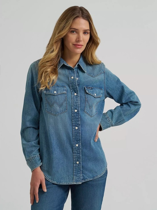 Wrangler Tops - NWT Wrangler Iconic Western Snap Demin Shirt